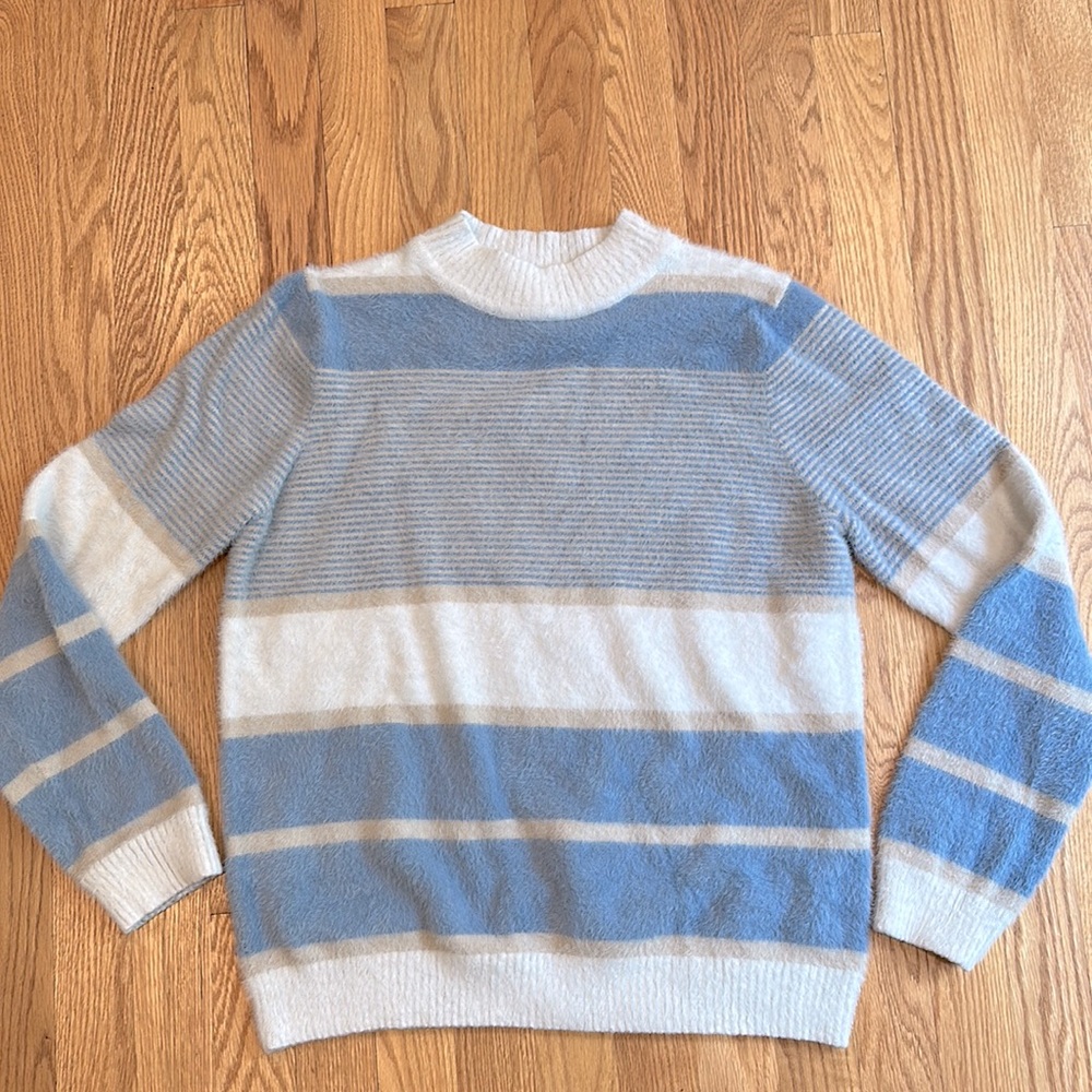 Fate fuzzy sweater